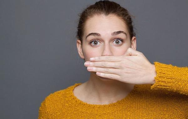 برترین غذا برای بوی بد دهان چیست؟ (6 غذا برای برطرف هالیتوزیس)