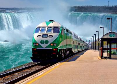 سفر تورنتو ارزان: راهنمای سفر هوشمندانه به شهری پر زرق و برق