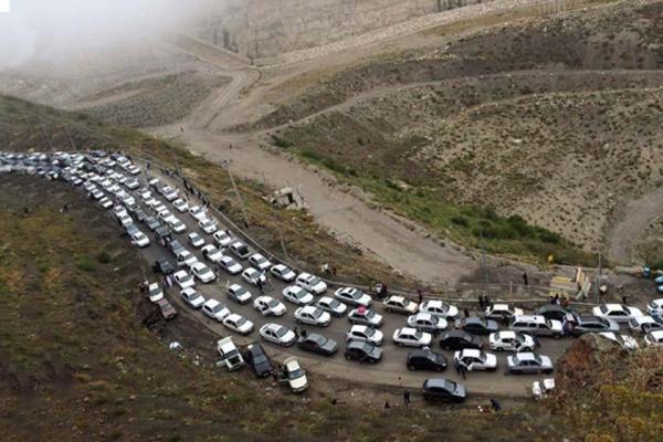 بازگشایی ترافیک سنگین جاده چالوس در ساعت 3 بامداد