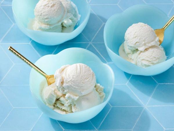 3 طرز تهیه بستنی بدون ثعلب ، ترفندهای کشدار شدن بستنی بدون ثعلب